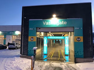 Carwash Norwegen Einfahrt in die Carwash Norwegen bei Schnee