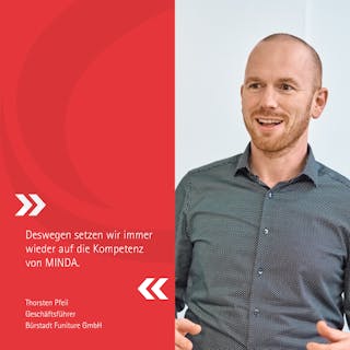 Auf dem Bild ist Thorsten Pfeil mit einem Zitat zu sehen.