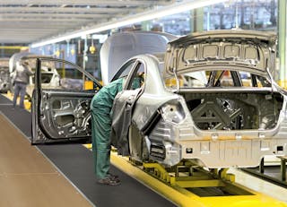 Auf diesem Foto ist ein Werkermitfahrband zu sehen.